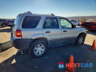 Trzecie zdjęcie samochodu z tyłu: 2003 FORD ESCAPE XLT VIN:1FMYU03163KC57843 - miniatura