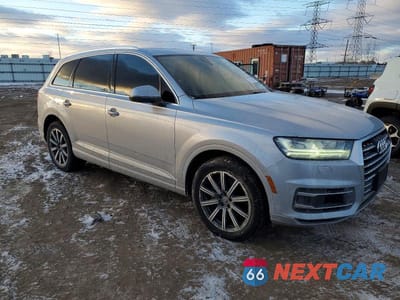 Czwarte zdjęcie samochodu z boku: 2019 AUDI Q7 PREMIUM PLUS VIN:WA1LAAF76KD019808 - miniatura