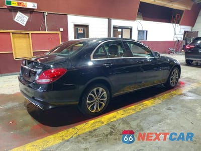 Trzecie zdjęcie samochodu z tyłu: 2018 MERCEDES-BENZ C 300 4MATIC VIN:55SWF4KB7JU272545 - miniatura