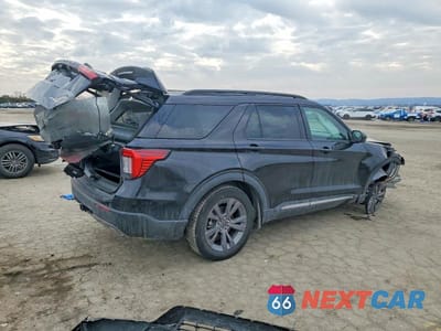 Trzecie zdjęcie samochodu z tyłu: 2025 FORD EXPLORER ACTIVE VIN:1FMUK8DH4SGB57837 - miniatura