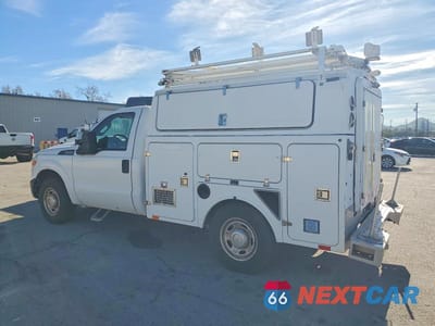 Drugie zdjęcie samochodu z przodu: 2013 FORD F350 SUPER DUTY UTILITY / SERVICE TRUCK VIN:1FDRF3A64DEB92621 - miniatura