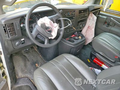 Zdjęcie 8 z 12 samochodu: 2022 GMC SAVANA G3500 - BOX TRUCK *** PRIOR FLEET *** VIN:1GD07RFP7N1164668 - miniatura