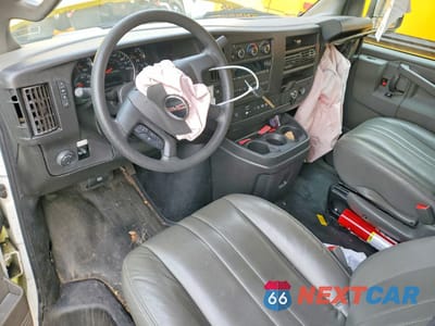 Zdjęcie 8 z 12 samochodu: 2022 GMC SAVANA CUT - BOX TRUCK VIN:1GD07RFP7N1164668 - miniatura