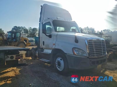 2016 FREIGHTLINER CASCADIA 125 SEMI TRUCK 1FUBGEDV6GLHC5609 - główne zdjęcie licytacji z USA - miniatura