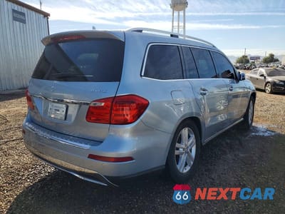 Trzecie zdjęcie samochodu z tyłu: 2014 MERCEDES-BENZ GL 450 4MATIC VIN:4JGDF7CE1EA414336 - miniatura