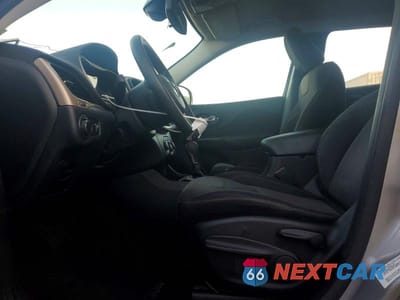 Zdjęcie 7 z 12 samochodu: 2014 JEEP CHEROKEE SPORT VIN:1C4PJLAB2EW222184 - miniatura