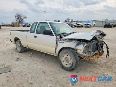 Czwarte zdjęcie samochodu z boku: 2000 GMC SONOMA VIN:1GTCS1951Y8224225 - miniatura