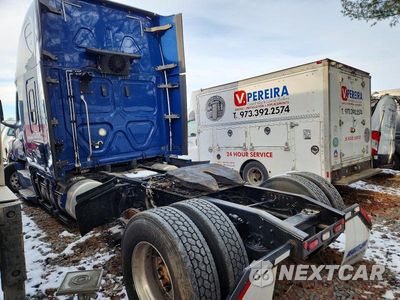 Trzecie zdjęcie samochodu z tyłu: 2019 FREIGHTLINER CASCADIA 126 SEMI TRUCK VIN:3AKJHHDR4KSKD8206 - miniatura