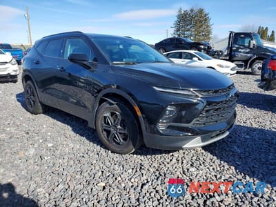 Czwarte zdjęcie samochodu z boku: 2023 CHEVROLET BLAZER 2LT VIN:3GNKBCR48PS221706 - miniatura