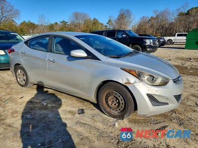Czwarte zdjęcie samochodu z boku: 2016 HYUNDAI ELANTRA SE VIN:5NPDH4AE3GH750873 - miniatura