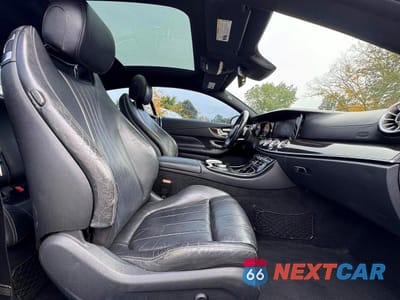 Piąte zdjęcie samochodu w środku: 2018 MERCEDES-BENZ E 400 VIN:WDD1J6FBXJF010617 - miniatura