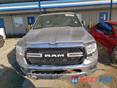 Piąte zdjęcie samochodu w środku: 2022 RAM 1500 BIG HORN/LONE STAR VIN:1C6RRFFG6NN343191 - miniatura