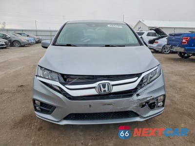 Piąte zdjęcie samochodu w środku: 2018 HONDA ODYSSEY EXL VIN:5FNRL6H76JB063321 - miniatura