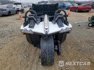 Czwarte zdjęcie samochodu z boku: 2021 POLARIS SLINGSHOT S VIN:57XAASHD5M8146803 - miniatura