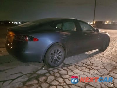 Trzecie zdjęcie samochodu z tyłu: 2018 TESLA MODEL S VIN:5YJSA1E27JF244737 - miniatura