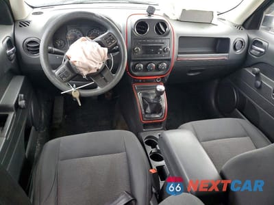 Zdjęcie 8 z 12 samochodu: 2014 JEEP PATRIOT SPORT VIN:1C4NJPBA2ED553492 - miniatura