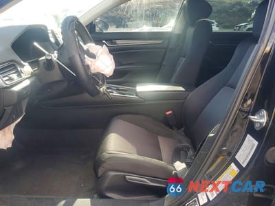 Zdjęcie 7 z 12 samochodu: 2018 HONDA ACCORD LX VIN:1HGCV1F11JA247786 - miniatura