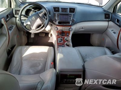 Zdjęcie 8 z 14 samochodu: 2013 TOYOTA HIGHLANDER LIMITED VIN:5TDDK3EH3DS247768 - miniatura
