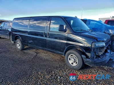 Czwarte zdjęcie samochodu z boku: 2023 CHEVROLET EXPRESS DELIVERY VAN VIN:1GCWGBFP6P1100145 - miniatura