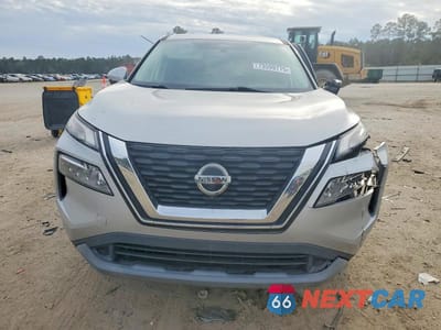 Piąte zdjęcie samochodu w środku: 2021 NISSAN ROGUE SV VIN:5N1AT3BA1MC694796 - miniatura