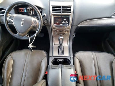 Zdjęcie 8 z 13 samochodu: 2011 LINCOLN MKX VIN:2LMDJ8JK6BBJ31545 - miniatura