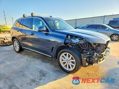 Czwarte zdjęcie samochodu z boku: 2020 BMW X5 XDRIVE40I VIN:5UXCR6C04L9B52544 - miniatura