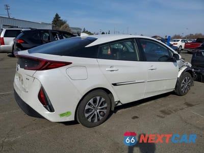 Trzecie zdjęcie samochodu z tyłu: 2022 TOYOTA PRIUS PRIME LE VIN:JTDKAMFP4N3226288 - miniatura