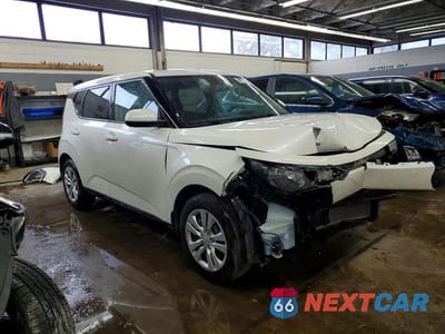 Czwarte zdjęcie samochodu z boku: 2023 KIA SOUL LX VIN:KNDJ23AU0P7872990 - miniatura