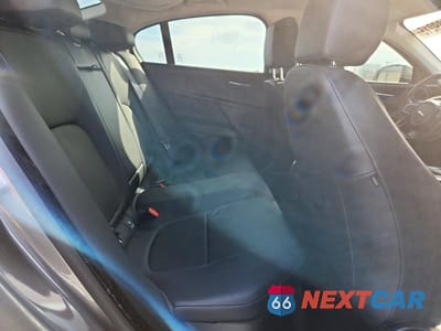 Zdjęcie 10 z 12 samochodu: 2017 JAGUAR XE PREMIUM VIN:SAJAD4BN8HA952387 - miniatura