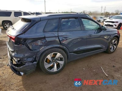 Trzecie zdjęcie samochodu z tyłu: 2025 AUDI Q6 E-TRON PRESTIGE VIN:WA134BGF6SA004200 - miniatura