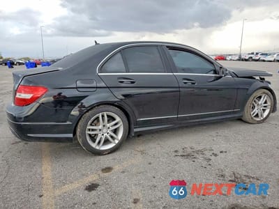 Trzecie zdjęcie samochodu z tyłu: 2013 MERCEDES-BENZ C 250 VIN:WDDGF4HB7DR248876 - miniatura