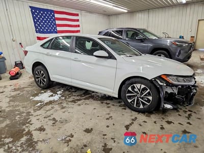 Czwarte zdjęcie samochodu z boku: 2025 VOLKSWAGEN JETTA S VIN:3VW5X7BU6SM081187 - miniatura