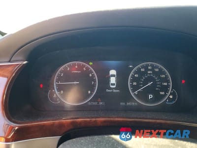 Zdjęcie 9 z 11 samochodu: 2015 HYUNDAI EQUUS SIGNATURE VIN:KMHGH4JH5FU096837 - miniatura