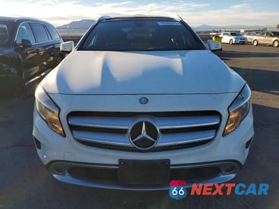 Piąte zdjęcie samochodu w środku: 2017 MERCEDES-BENZ GLA 250 VIN:WDCTG4EB5HJ319453 - miniatura