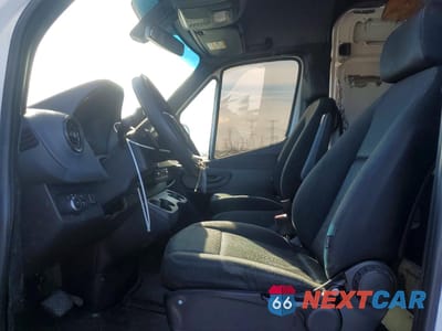 Zdjęcie 7 z 13 samochodu: 2021 MERCEDES-BENZ SPRINTER 2500 VIN:W1W40CHY0MT052590 - miniatura