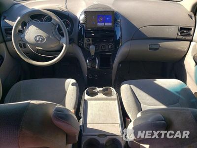 Zdjęcie 8 z 12 samochodu: 2004 TOYOTA SIENNA CE VIN:5TDZA23C84S151161 - miniatura
