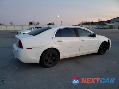 Trzecie zdjęcie samochodu z tyłu: 2010 CHEVROLET MALIBU LS VIN:1G1ZA5E03AF254982 - miniatura
