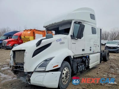 Drugie zdjęcie samochodu z przodu: 2021 VOLVO VNL SEMI TRUCK VIN:4V4NC9EH8MN281350 - miniatura