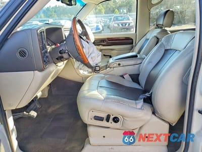 Zdjęcie 7 z 12 samochodu: 2002 CADILLAC ESCALADE LUXURY VIN:1GYEK63N02R274673 - miniatura