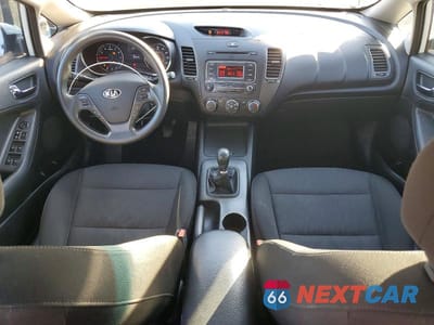 Zdjęcie 8 z 12 samochodu: 2016 KIA FORTE LX VIN:KNAFK4A67G5551342 - miniatura