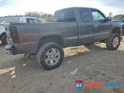 Trzecie zdjęcie samochodu z tyłu: 2000 GMC NEW SIERRA K1500 VIN:1GTEK19TXYZ266006 - miniatura