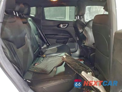 Zdjęcie 11 z 12 samochodu: 2025 JEEP COMPASS LATITUDE VIN:3C4NJDBN7ST617713 - miniatura