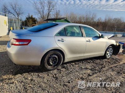 Trzecie zdjęcie samochodu z tyłu: 2010 TOYOTA CAMRY BASE VIN:4T4BF3EKXAR079143 - miniatura
