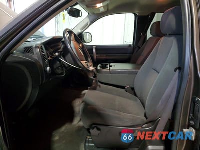 Zdjęcie 7 z 12 samochodu: 2008 CHEVROLET SILVERADO K1500 VIN:1GCEK19JX8Z270796 - miniatura