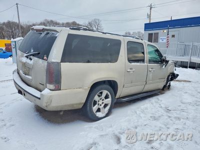 Trzecie zdjęcie samochodu z tyłu: 2008 CHEVROLET SUBURBAN K1500 LS VIN:3GNFK16308G215629 - miniatura