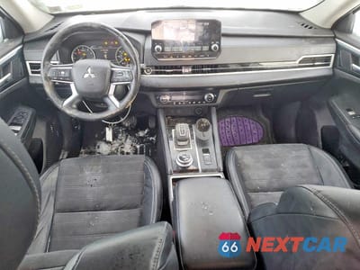 Zdjęcie 8 z 13 samochodu: 2022 MITSUBISHI OUTLANDER SE VIN:JA4J4UA86NZ009979 - miniatura