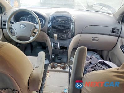 Zdjęcie 8 z 13 samochodu: 2005 TOYOTA SIENNA VIN:5TDZA23C35S304661 - miniatura
