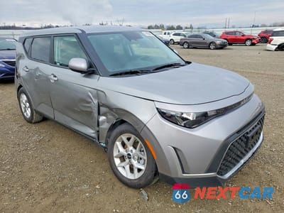 Czwarte zdjęcie samochodu z boku: 2025 KIA SOUL LX VIN:KNDJ23AU4S7963608 - miniatura
