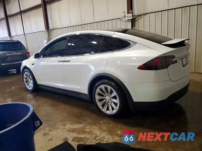 Drugie zdjęcie samochodu z przodu: 2018 TESLA MODEL X VIN:5YJXCAE29JF117455 - miniatura