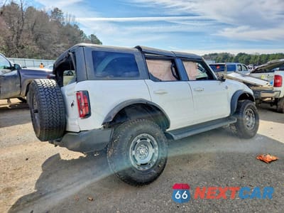 Trzecie zdjęcie samochodu z tyłu: 2025 FORD BRONCO OUTER BANKS VIN:1FMEE8BP1SLA68546 - miniatura